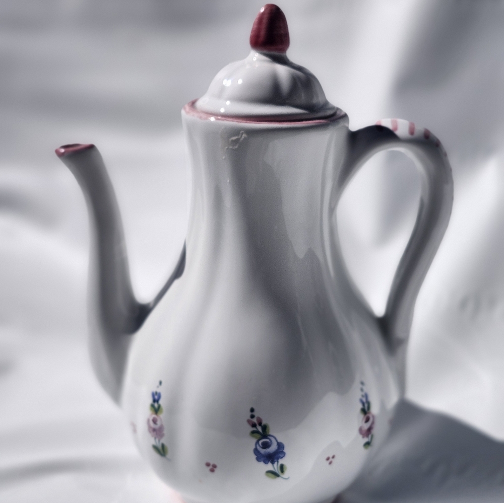 Elegant Floral Coffee Pot